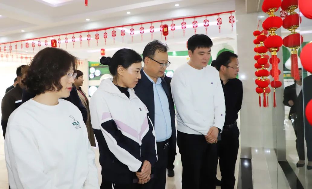 花花牛丨駐馬店市遂平縣政協(xié)黨組書記、主席張衛(wèi)東一行蒞臨花花牛魯山瑞亞牧場參觀