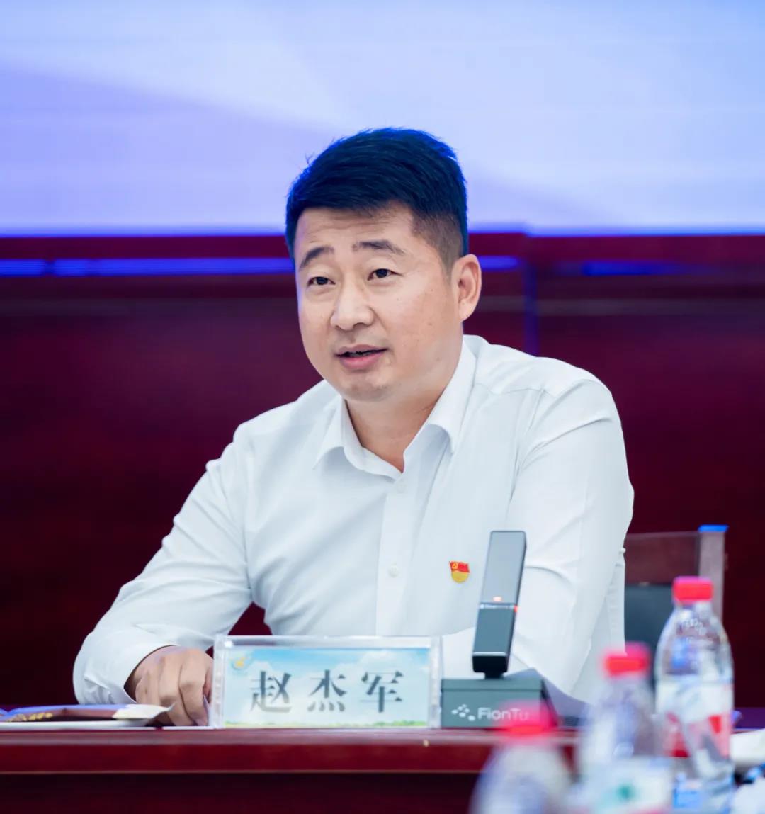 花花牛| 蘭考縣人民政府與蒙牛、花花牛達(dá)成戰(zhàn)略合作 助力河南奶業(yè)高質(zhì)量發(fā)展