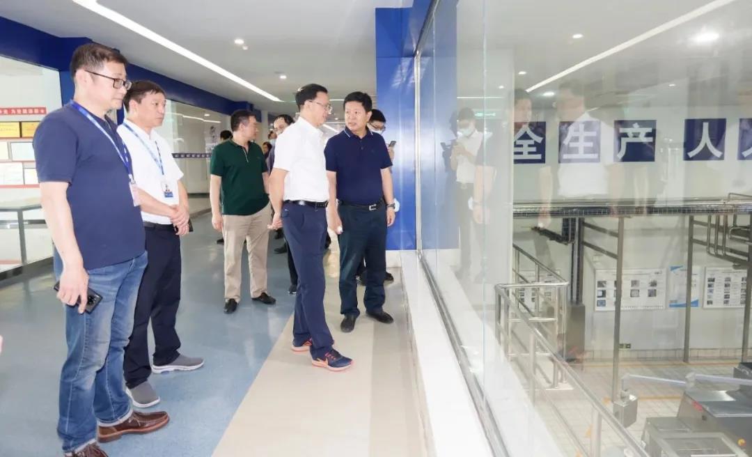 快訊 | 湖北省農(nóng)業(yè)廳副廳長王海濤等領(lǐng)導(dǎo)一行蒞臨河南花花牛乳業(yè)集團參觀調(diào)研
