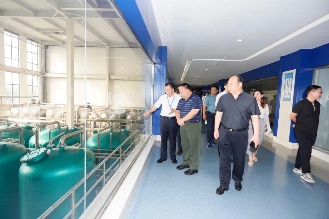 快訊 | 河南省人民政府食品安全委員會辦公室第三批食品安全示范區(qū)驗收組領(lǐng)導(dǎo)蒞臨花花牛乳業(yè)集團驗收食品安全示范區(qū)建設(shè)情況 快訊 | 河南省人民政府食品安全委員會辦公室第三批食品安全示范區(qū)驗收組領(lǐng)導(dǎo)蒞臨花花牛乳業(yè)集團驗收食品安全示范區(qū)建設(shè)情況