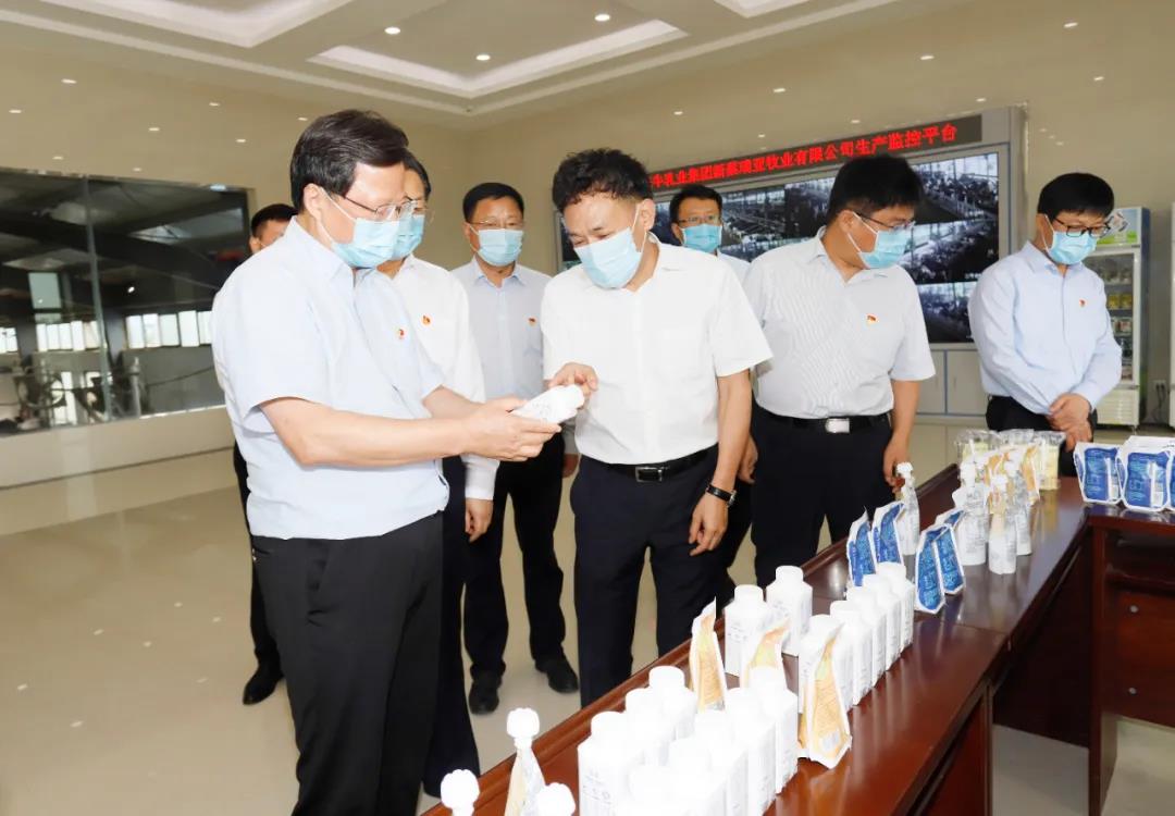快訊 | 河南省委常委、省紀(jì)委書記、省監(jiān)委主任任正曉蒞臨花花牛乳業(yè)集團(tuán)新蔡瑞亞牧場調(diào)研
