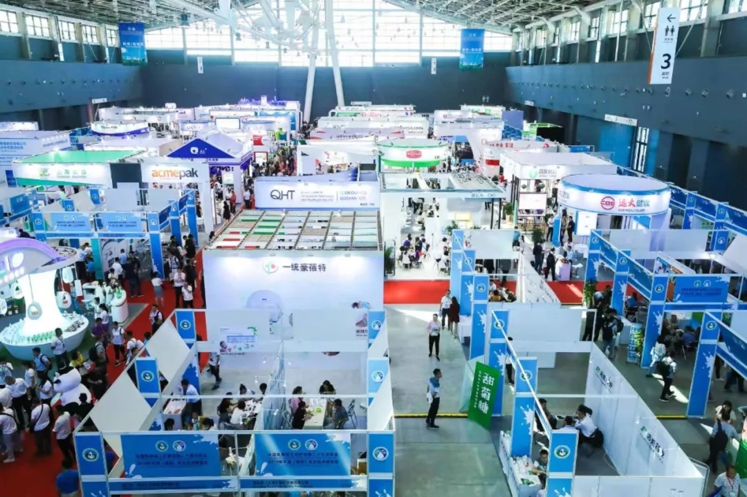 中國乳制品工業(yè)協(xié)會第二十五次年會召開！花花?？偛枚T峰獲“振興乳業(yè)領軍人”榮譽稱號