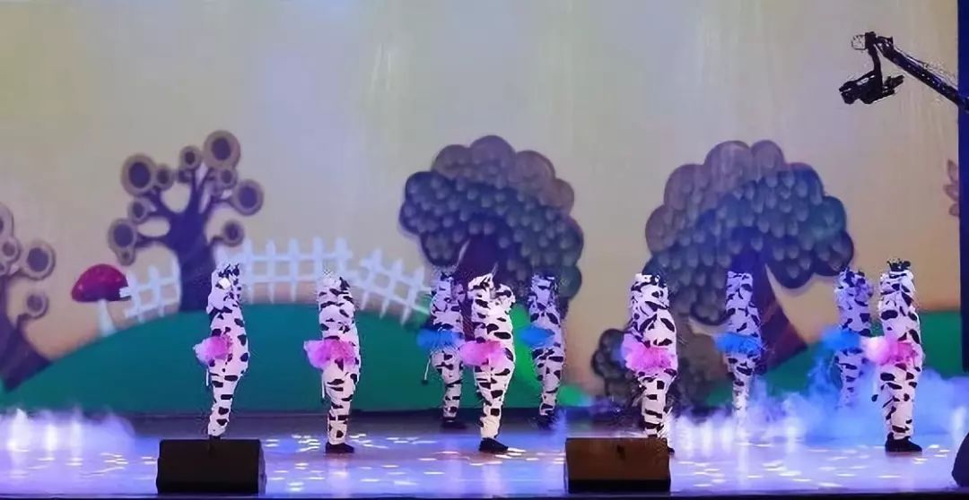 “贏在2019”，花花牛乳業(yè)集團(tuán)2019年新春晚會盛大開幕