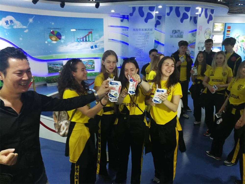 YDC河南中心全國第二屆“藍月獎”暨“花花牛杯” 第七屆中俄舞蹈對抗賽五一勞動節(jié)開賽 YDC河南中心全國第二屆“藍月獎”暨“花花牛杯” 第七屆中俄舞蹈對抗賽五一勞動節(jié)開賽