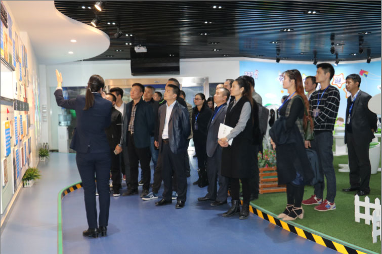 商界領(lǐng)袖俱樂部精英參訪花花牛！