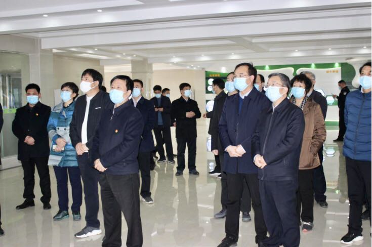 平頂山市委書記周斌一行蒞臨花花牛乳業(yè)集團(tuán) 魯山瑞亞牧業(yè)有限公司調(diào)研疫情防控和復(fù)工復(fù)產(chǎn)情況 平頂山市委書記周斌一行蒞臨花花牛乳業(yè)集團(tuán) 魯山瑞亞牧業(yè)有限公司調(diào)研疫情防控和復(fù)工復(fù)產(chǎn)情況